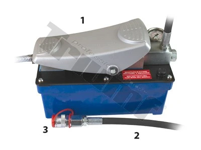 Pneumaticko hydraulická pumpa s manometrom